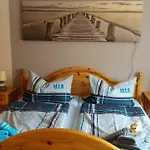 Mira * טימנדורפר שטרנד